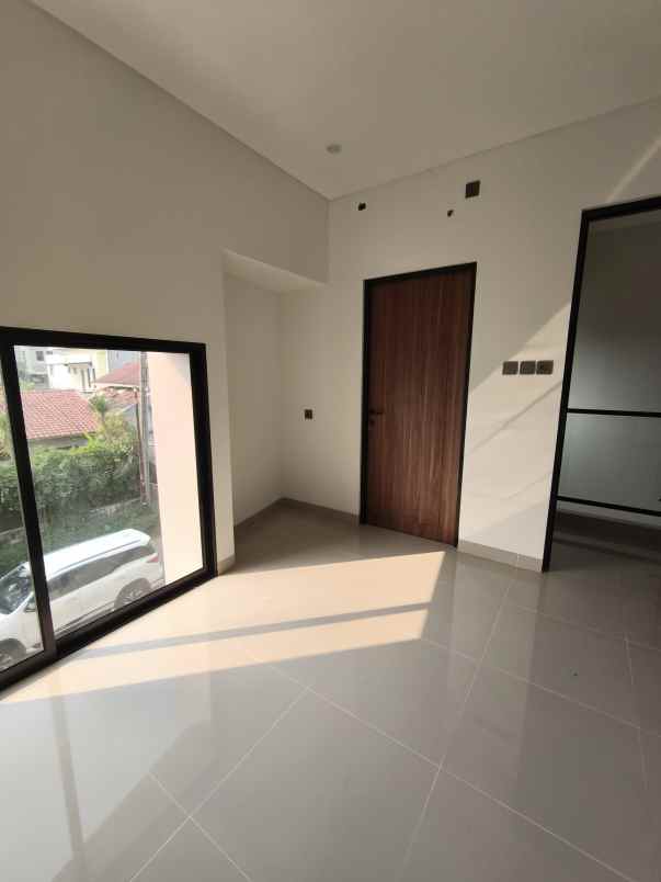 dijual rumah ssktor 9 bintaro jaya