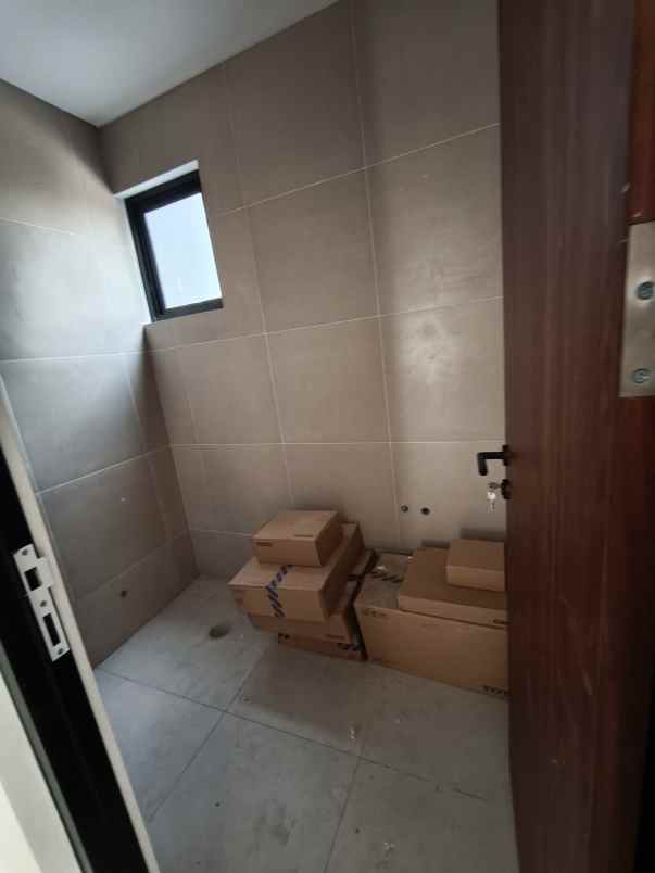 dijual rumah ssktor 9 bintaro jaya