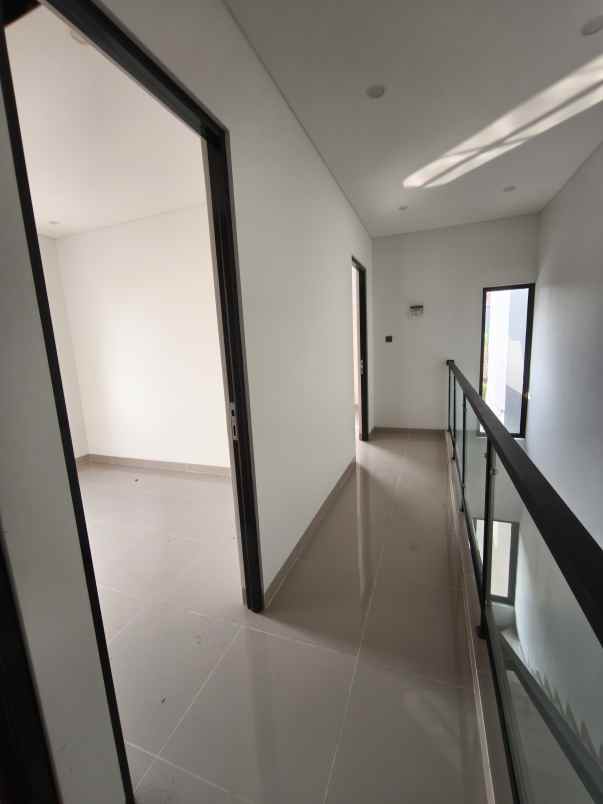 dijual rumah ssktor 9 bintaro jaya