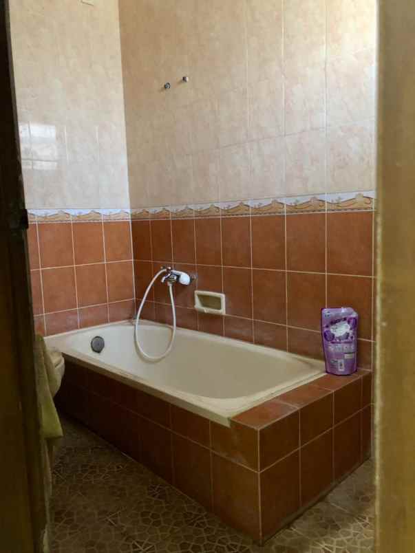 dijual rumah stasiun tugu