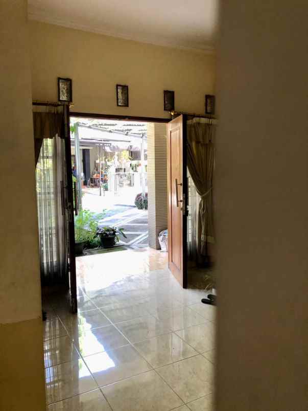 dijual rumah stasiun tugu