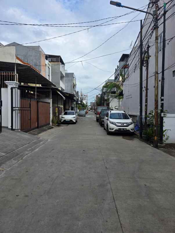 dijual rumah tanjung duren utara grogol