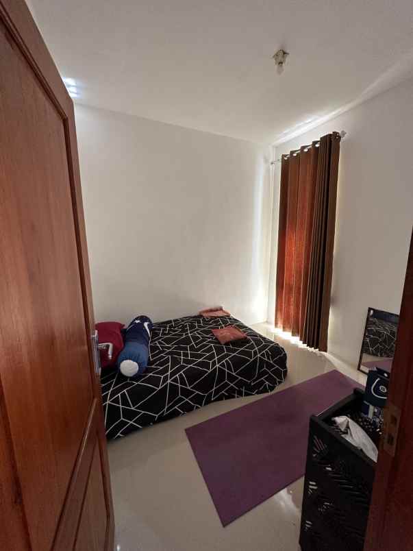 dijual rumah tasikmadu