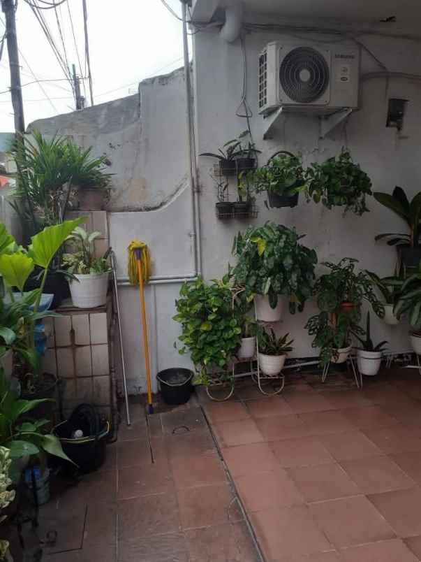 dijual rumah tebet barat