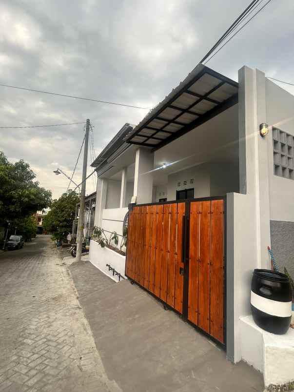 dijual rumah tembalang