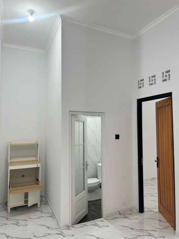 dijual rumah tembalang