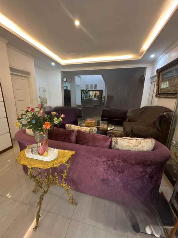 dijual rumah turangga