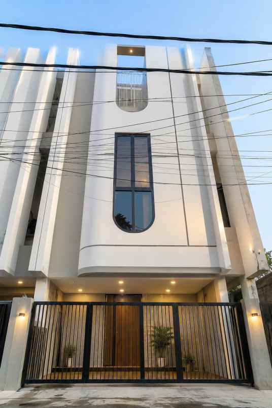 dijual rumah utan kayu utara