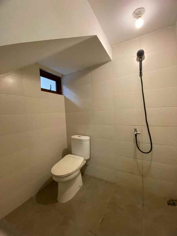 dijual rumah vasana residence