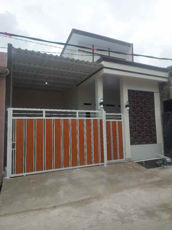 dijual rumah villa gading harapan
