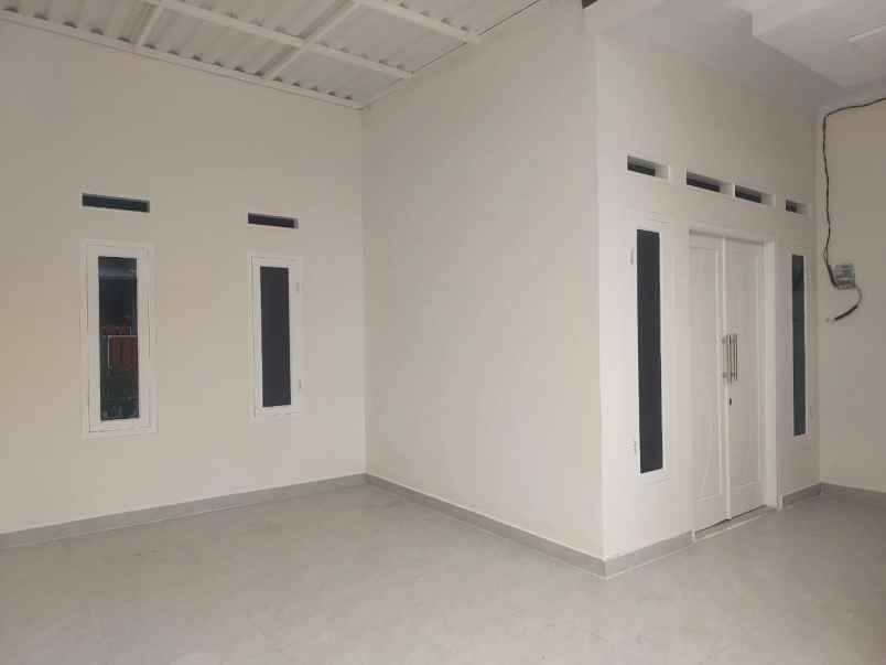 dijual rumah villa gading harapan