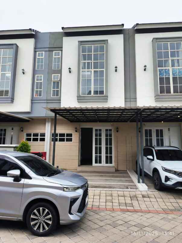 dijual rumah wisma bukit mas