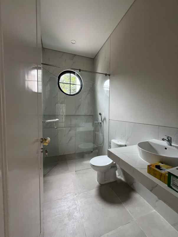 dijual rumah woodland citraland