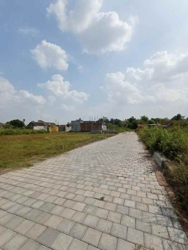 dijual tanah jalan abiyoso