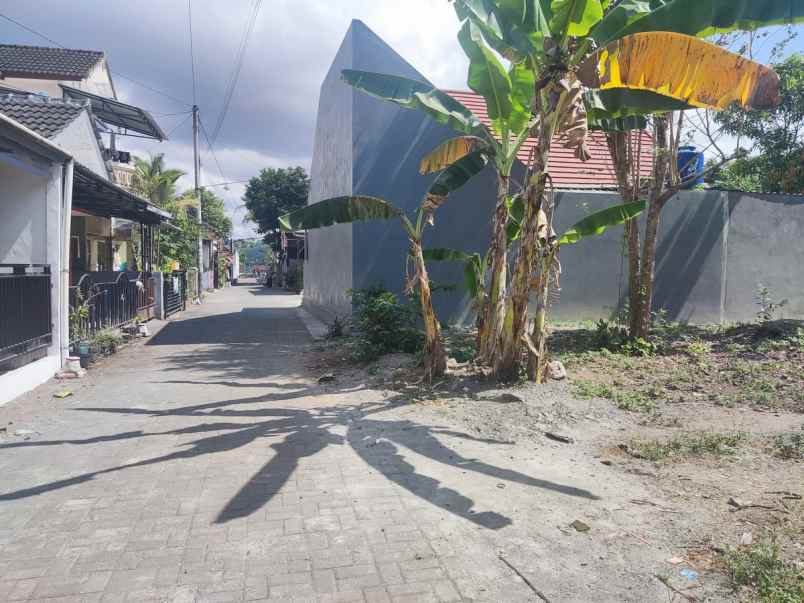 dijual tanah jl ringroad utara