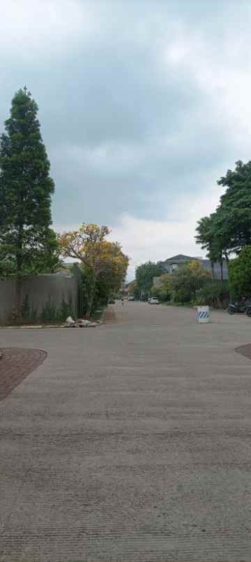 dijual tanah komplek setra duta