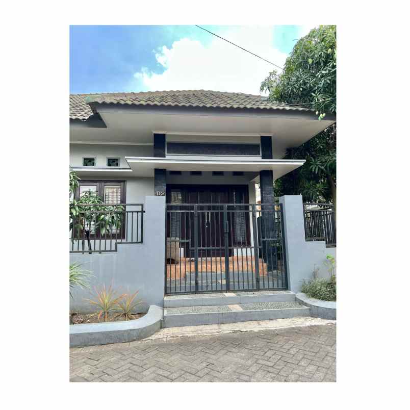 dijual villa bunga sepatu kota malang