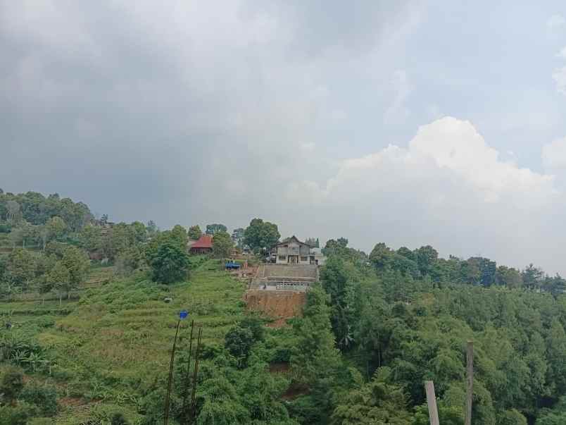 dijual villa cipageran