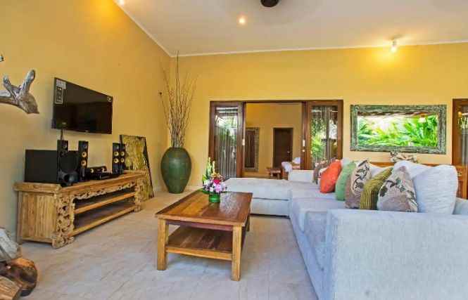 dijual villa dan ruko lokasi seminyak badung bali