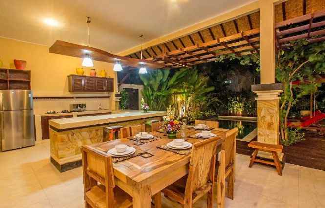 dijual villa dan ruko lokasi seminyak badung bali