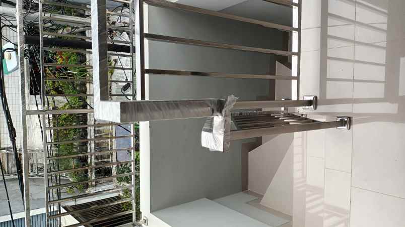 disewakan kamar kost putri teluk gong bangunan baru