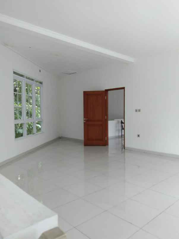 disewakan ruko gudang kantor arcamanik endah