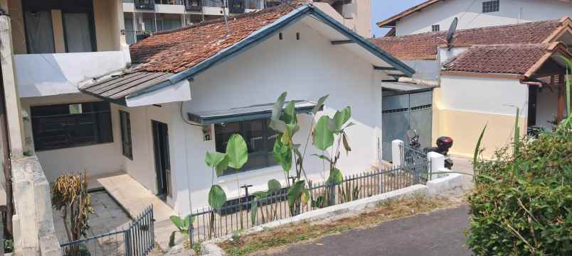 disewakan rumah area dago dekat hotel