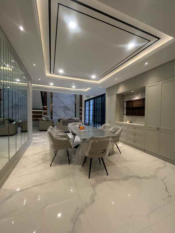 disewakan rumah cluster emerald mansion lippo cikarang