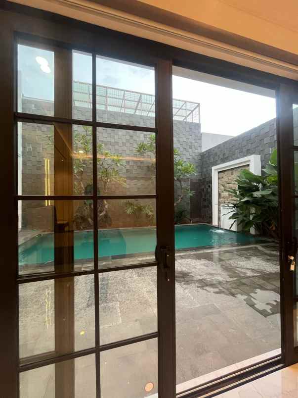 disewakan rumah cluster emerald mansion lippo cikarang