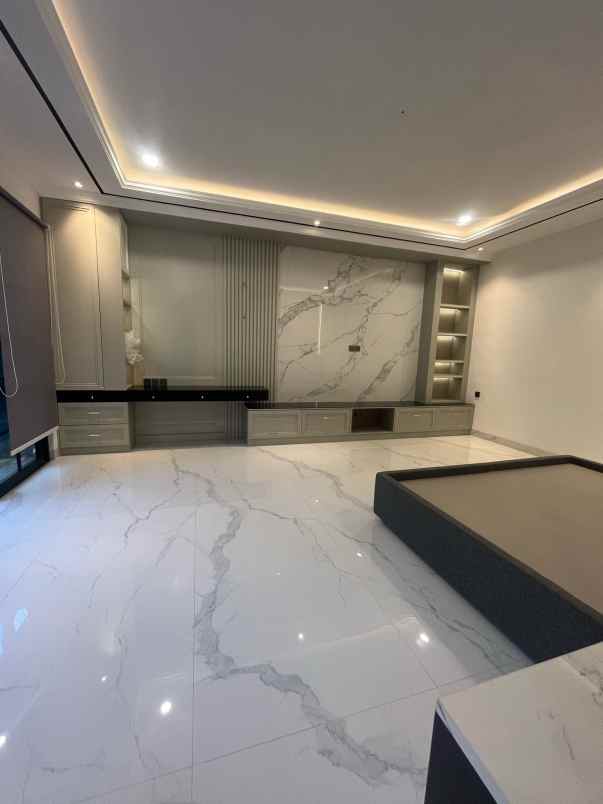 disewakan rumah cluster emerald mansion lippo cikarang