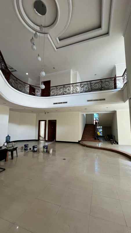 disewakan rumah komersial teuku umar dekat raya darmo