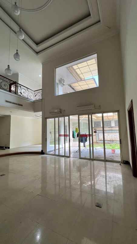 disewakan rumah komersial teuku umar dekat raya darmo