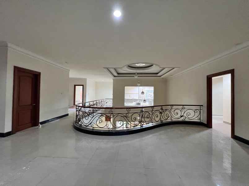 disewakan rumah komersial teuku umar dekat raya darmo