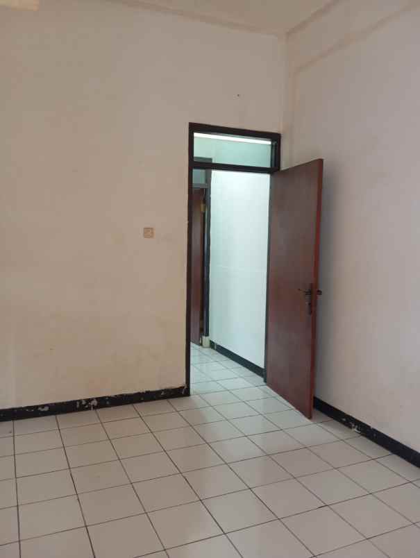 disewakan rumah komplek sariwangi