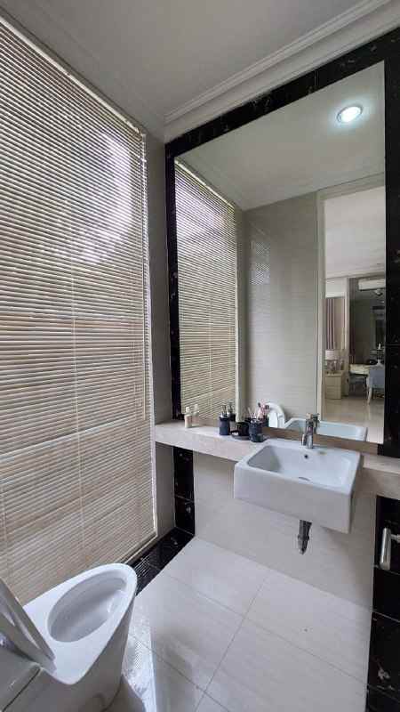 disewakan rumah pakuwon city