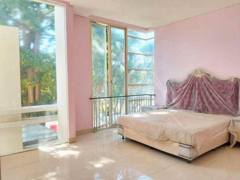 disewakan rumah palm beach pakuwon city