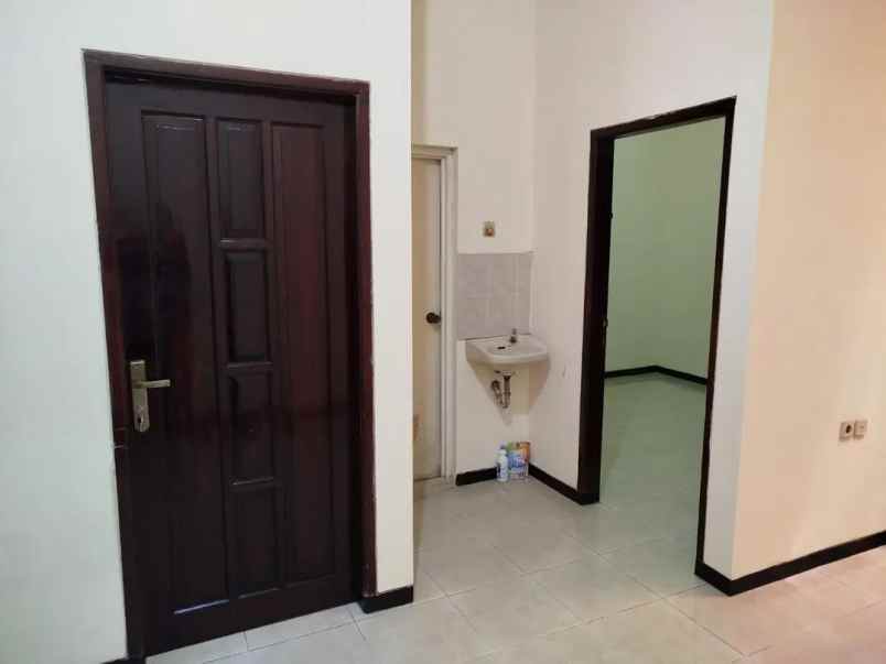 disewakan rumah setro