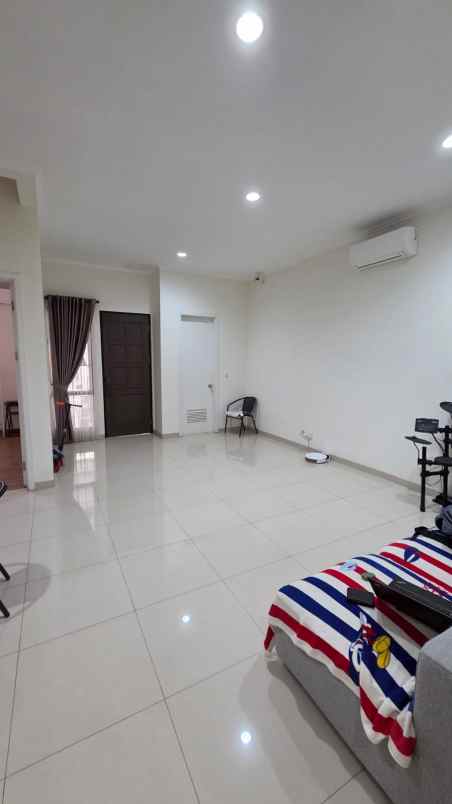 disewakan rumah suvarna sutera cikupa