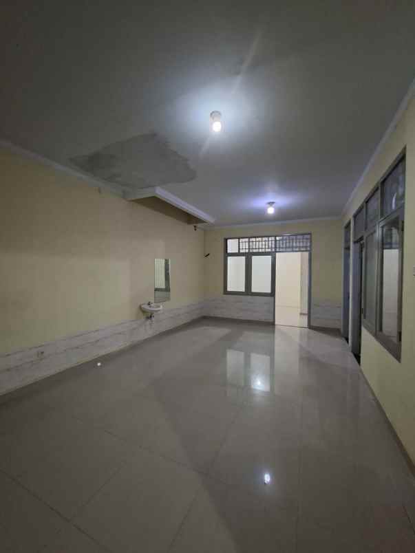 disewakan rumah taman modern