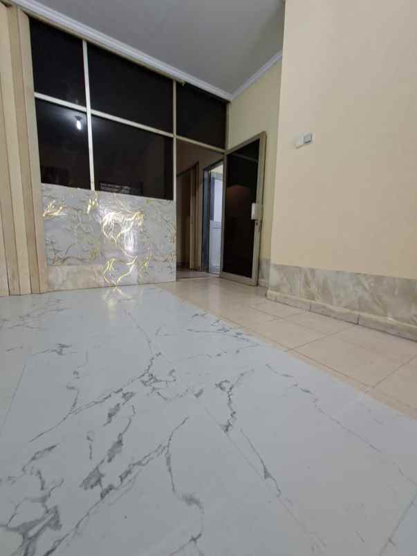disewakan rumah taman modern