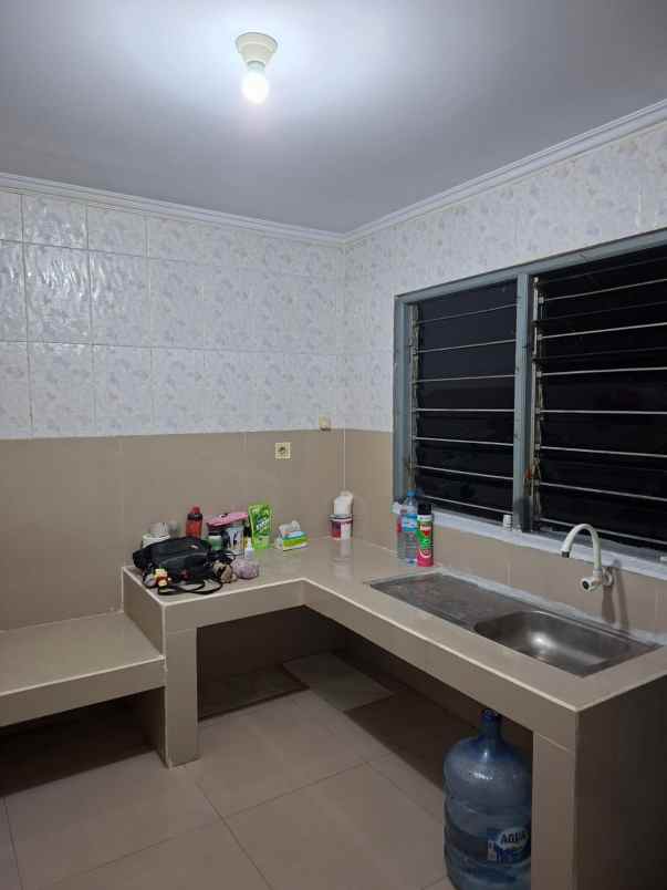 disewakan rumah taman modern