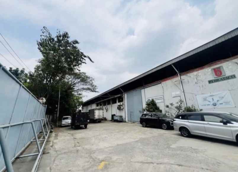 gudang murah pinggir jalan di jurumudi baru tangerang