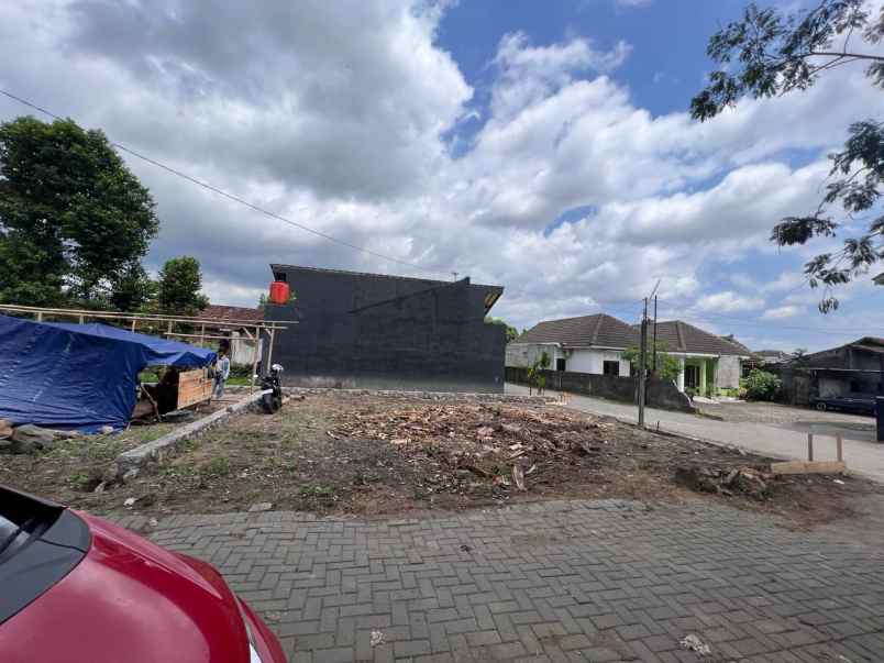 jl palagan km 7 5 menit sch tanah jonke shm p siap ajb