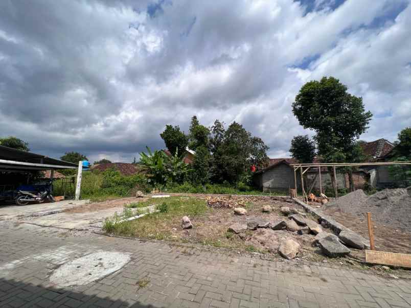 jl palagan km 7 5 menit sch tanah jonke shm p siap ajb