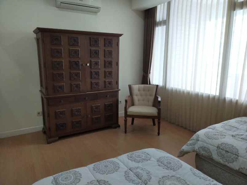 jual apartemen istana sahid