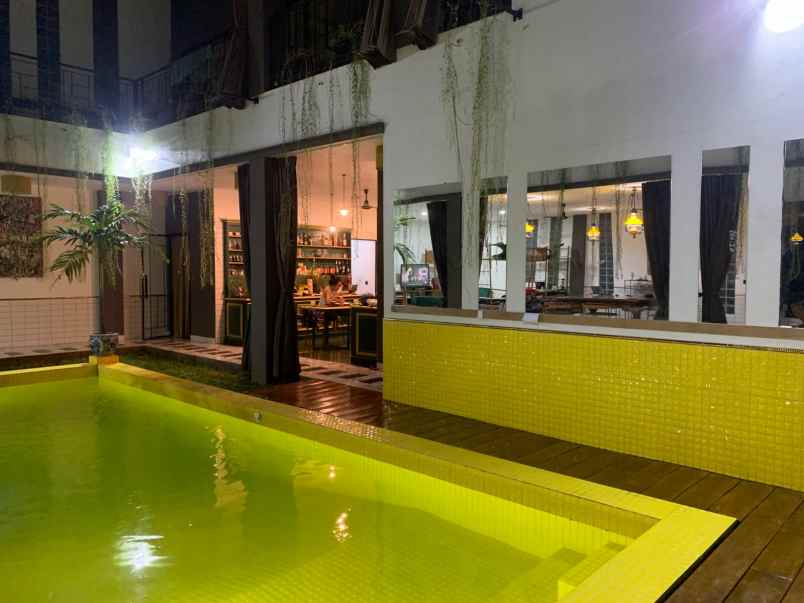 jual rumah mewah komplek full furnished strategis