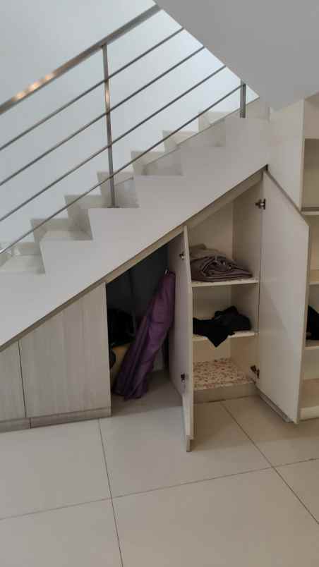 jual rumah semi furnished grisenda pik