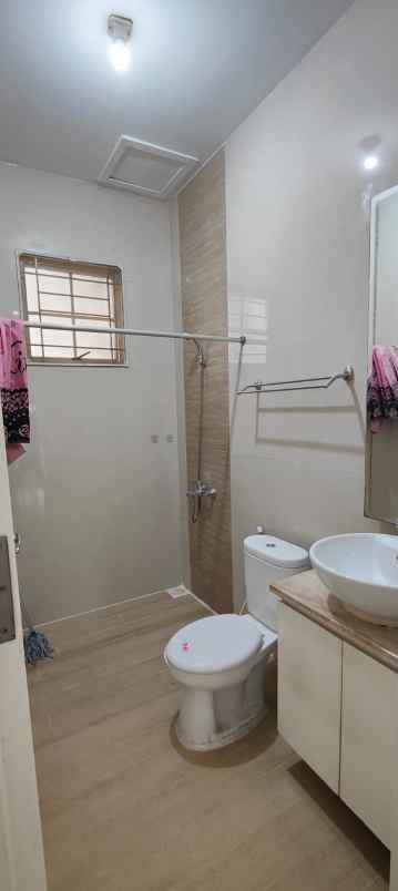 jual rumah semi furnished grisenda pik