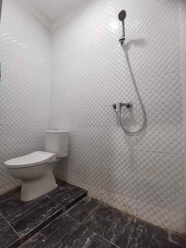 kesempatan sewa rumah bagus di wiyung segera huni