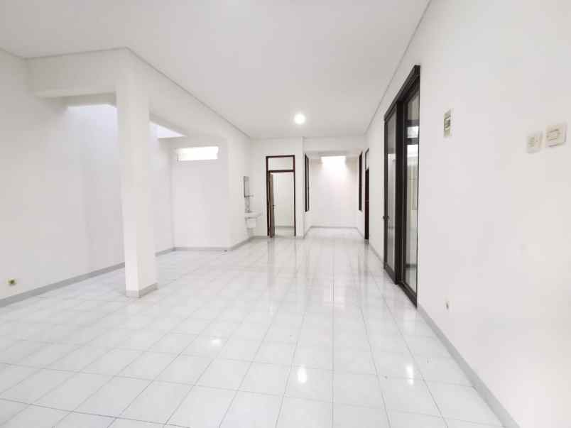 kesempatan sewa rumah bagus di wiyung segera huni